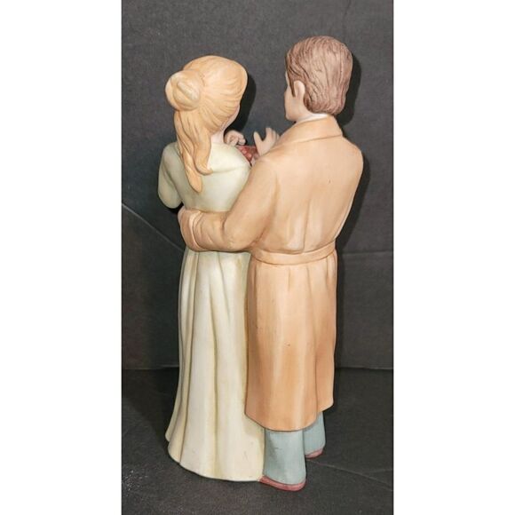 Vintage Enesco Treasured Memories Christmas Morning - Picture 4 of 7